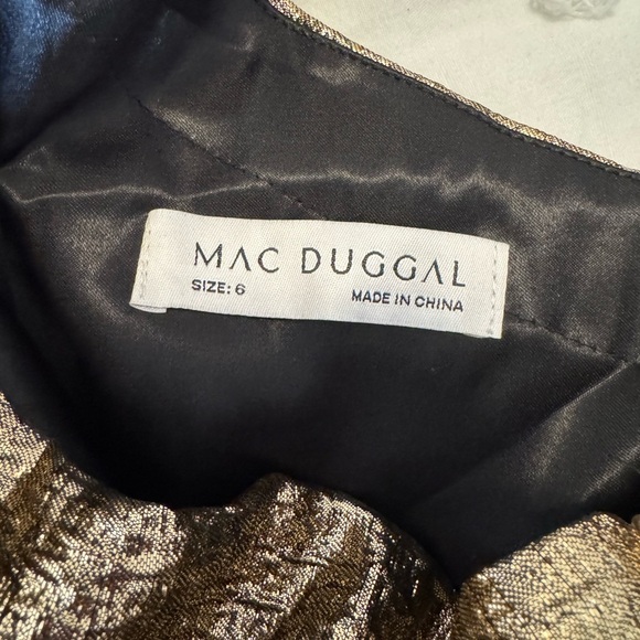 NWT Mac Duggal 68608 Gold One Shoulder Metallic Ballgown Size 6 - Picture 12 of 14